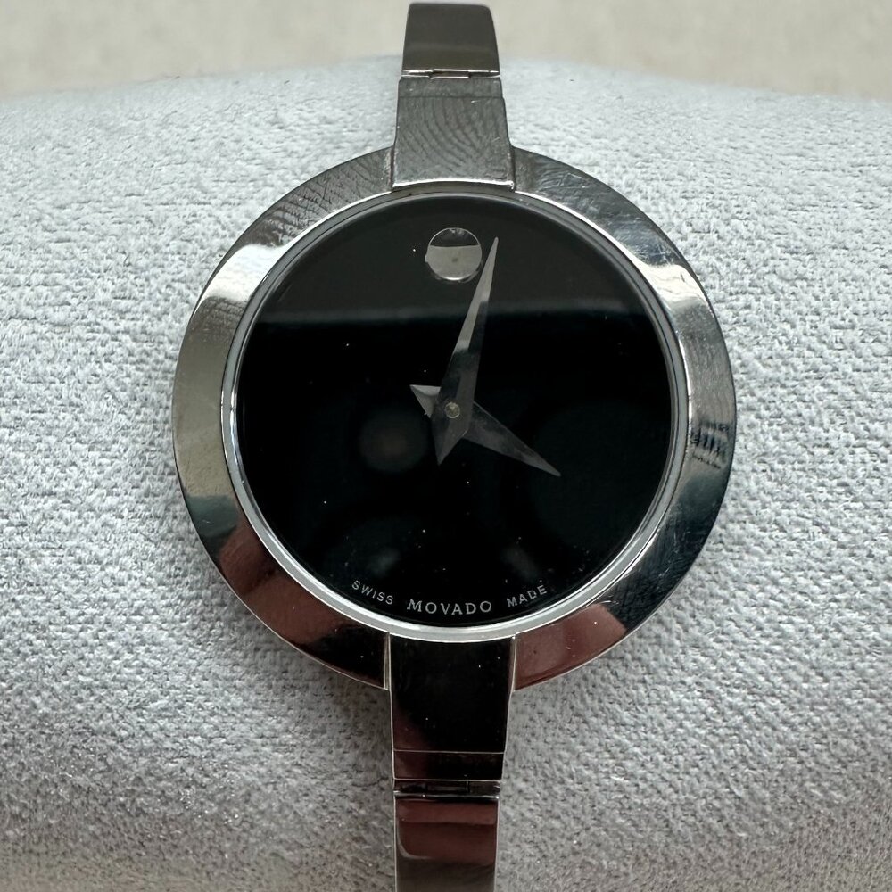Movado Museum Dial Stainless Steel Bangle Watch Swiss Made Minimalist Classic Lo